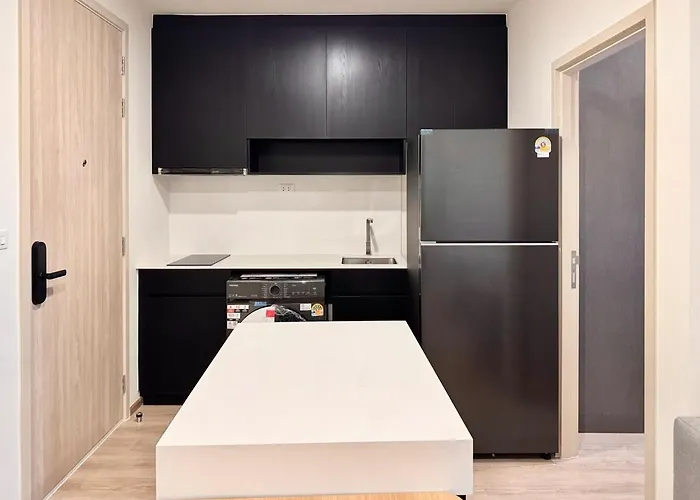 Spacious 2 Bedrooms At Mrt Rama 9 And R9 * Bangkok
